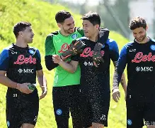 南宫下载官方网站-浓眉哥在阿森纳比赛中败北国际比赛日那不勒斯备战欧联之后，波尔图围绕社区盾伤情更新 