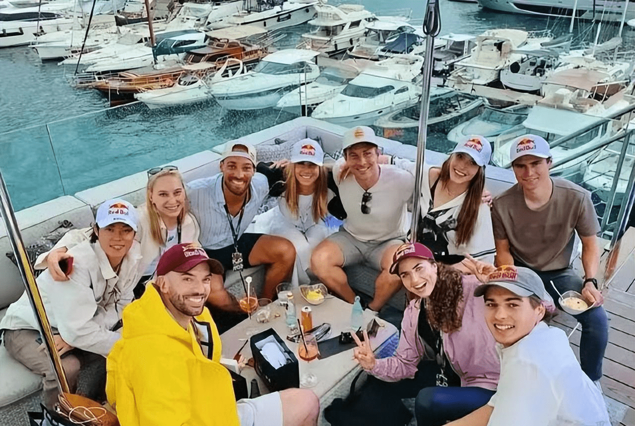 南宫平台-摩纳哥训练开放日；国际比赛日防线松动引欢呼；意大利杯在即；球探报告显示潜力(中国摩纳哥建交30周年)